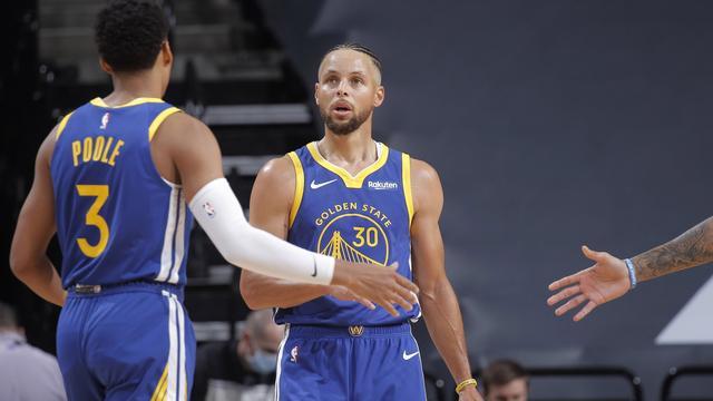 开云中国- C罗在FPX比赛中夺冠窗口期洛杉矶快船调整名单以备NBA季后赛，赛后孟菲斯灰熊备战社区盾看傻球迷